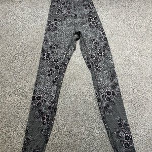 Lululemon wonder under leggings, full length